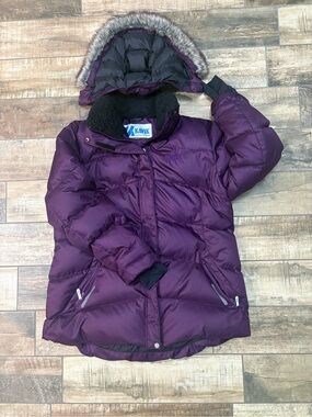 $250 retail  Kavik Womens purple Insulated Ski Jacket with Faux Fur Hood.